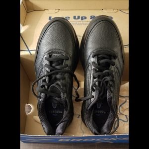 Brooks black leather orthotics
